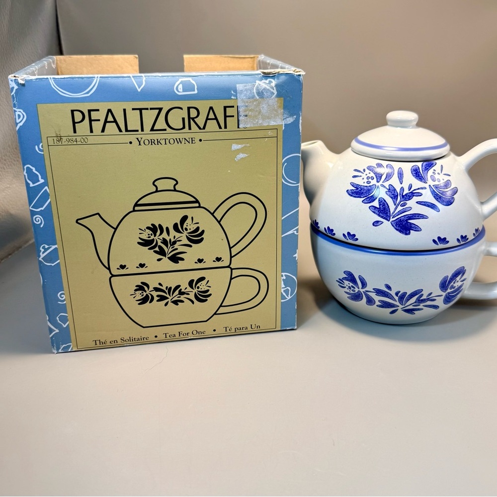 Pfaltzgraff Yorktowne "Tea for One" teapot & cup set in Classic Blue Floral